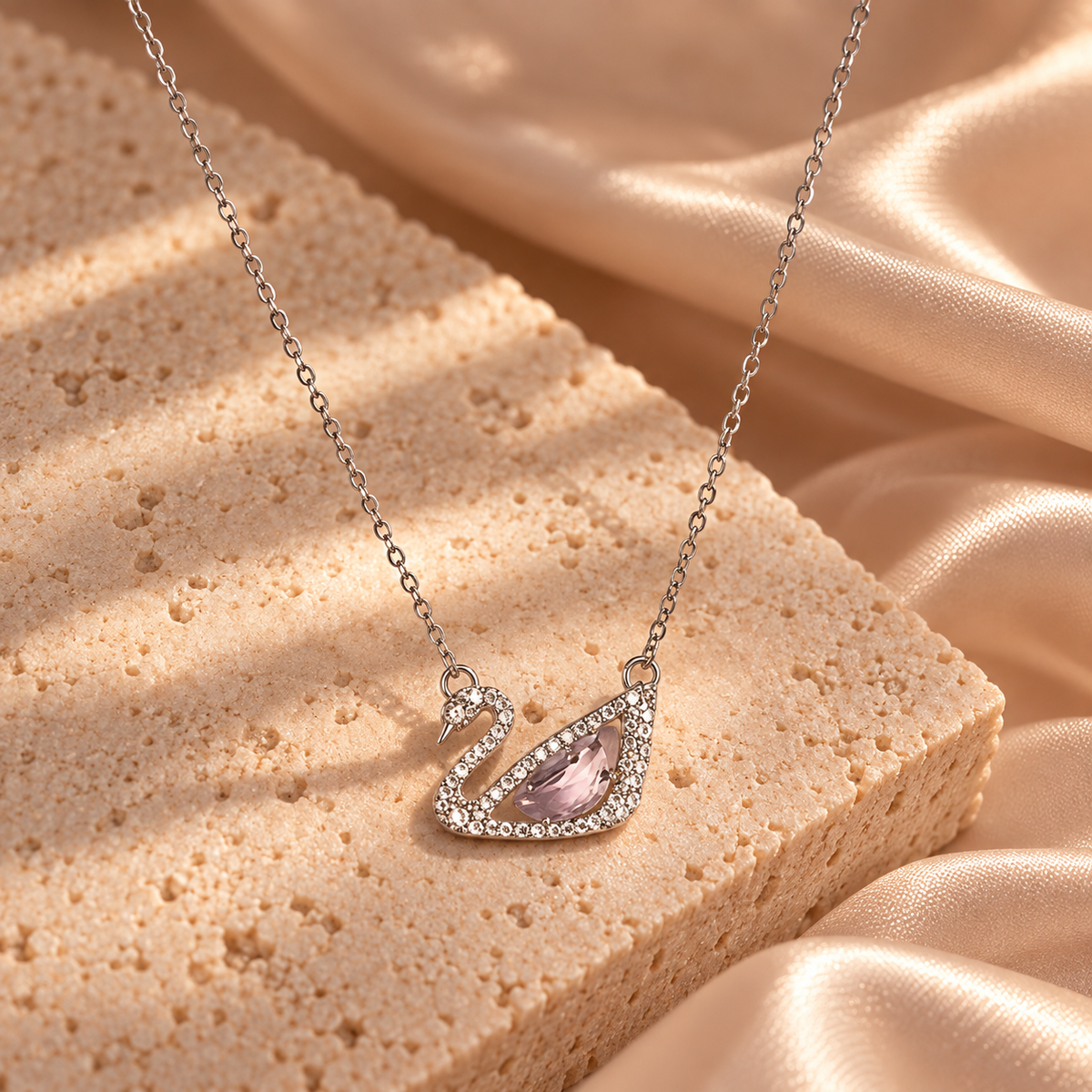 Collier Cygne Rose